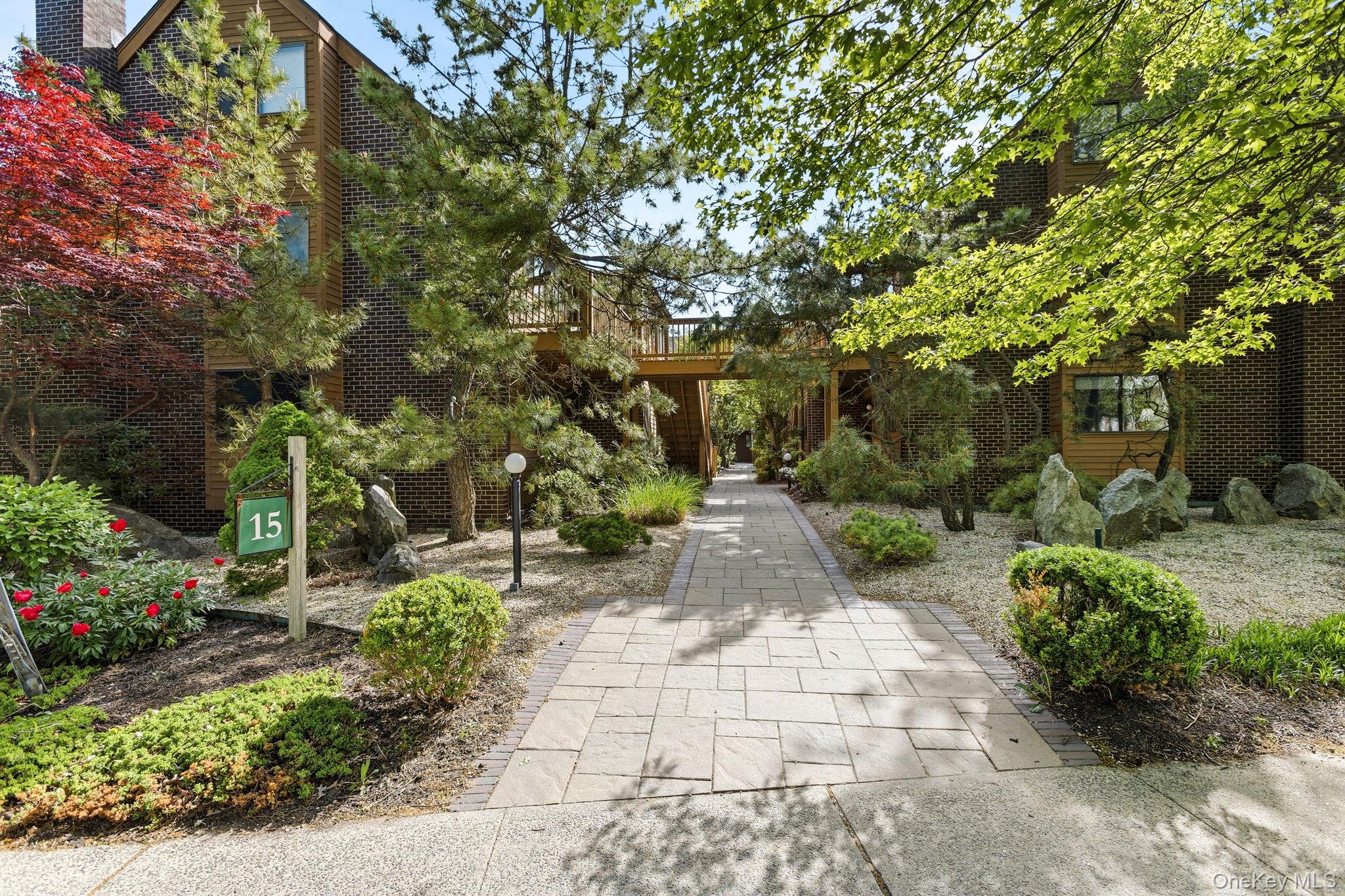 15 Greenridge Avenue 3 — photo