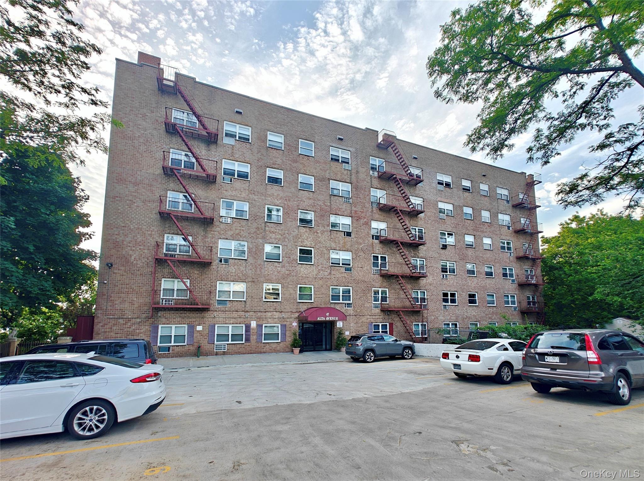 47 Alta Avenue 3C — photo