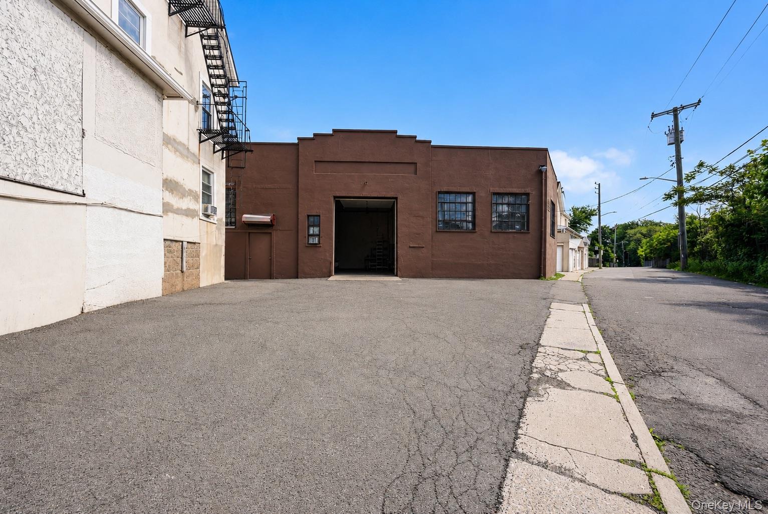 31 New Haven Railroad Street — photo
