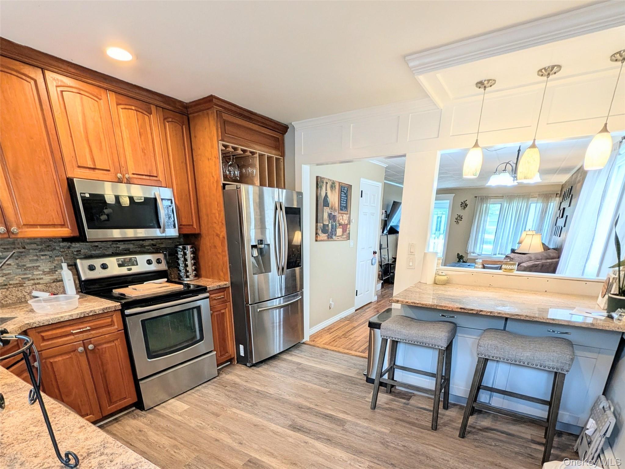 35 E Jackson Avenue E, Babylon, NY 11702 — photo 3