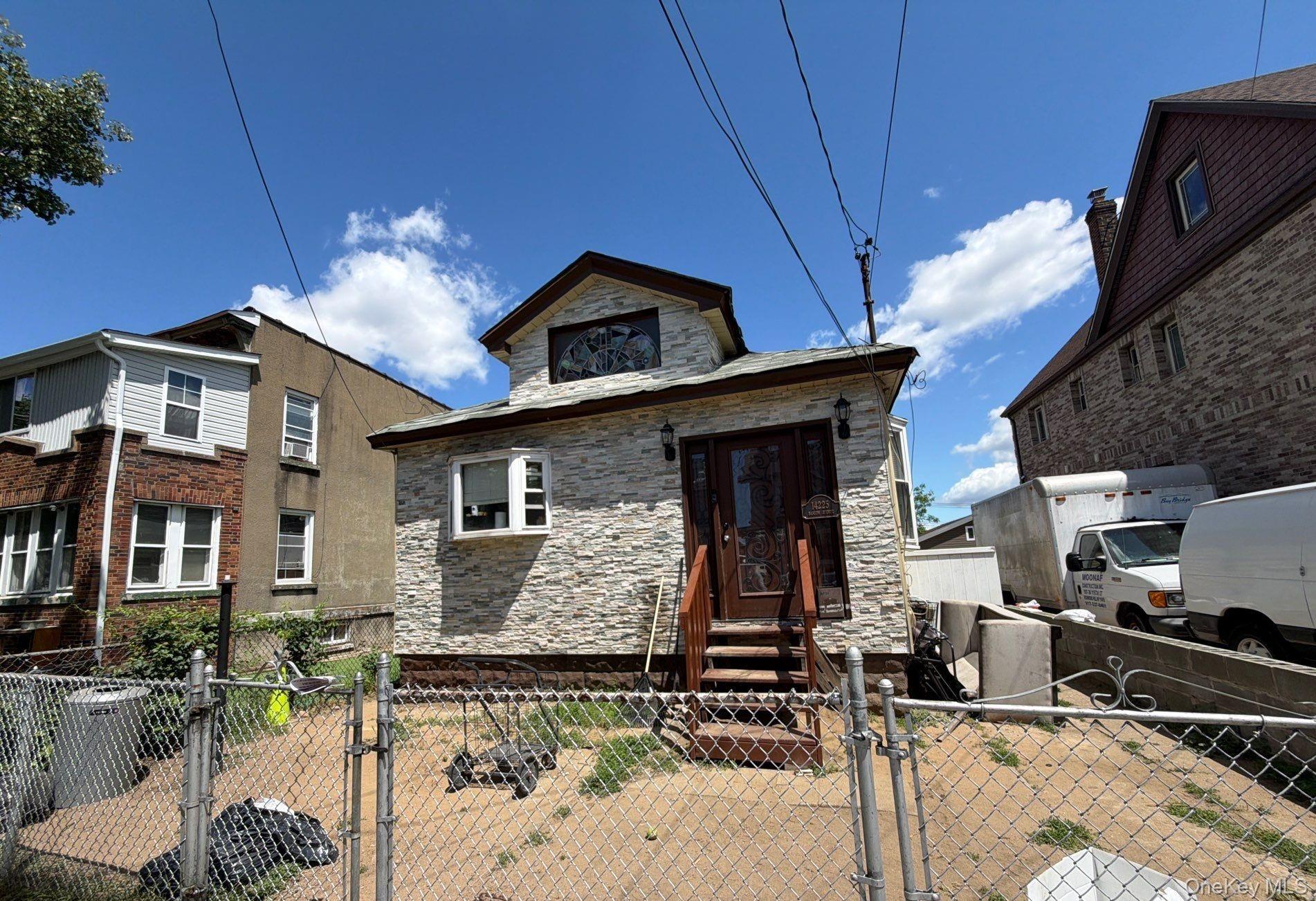 142-25 Bascom Avenue — photo