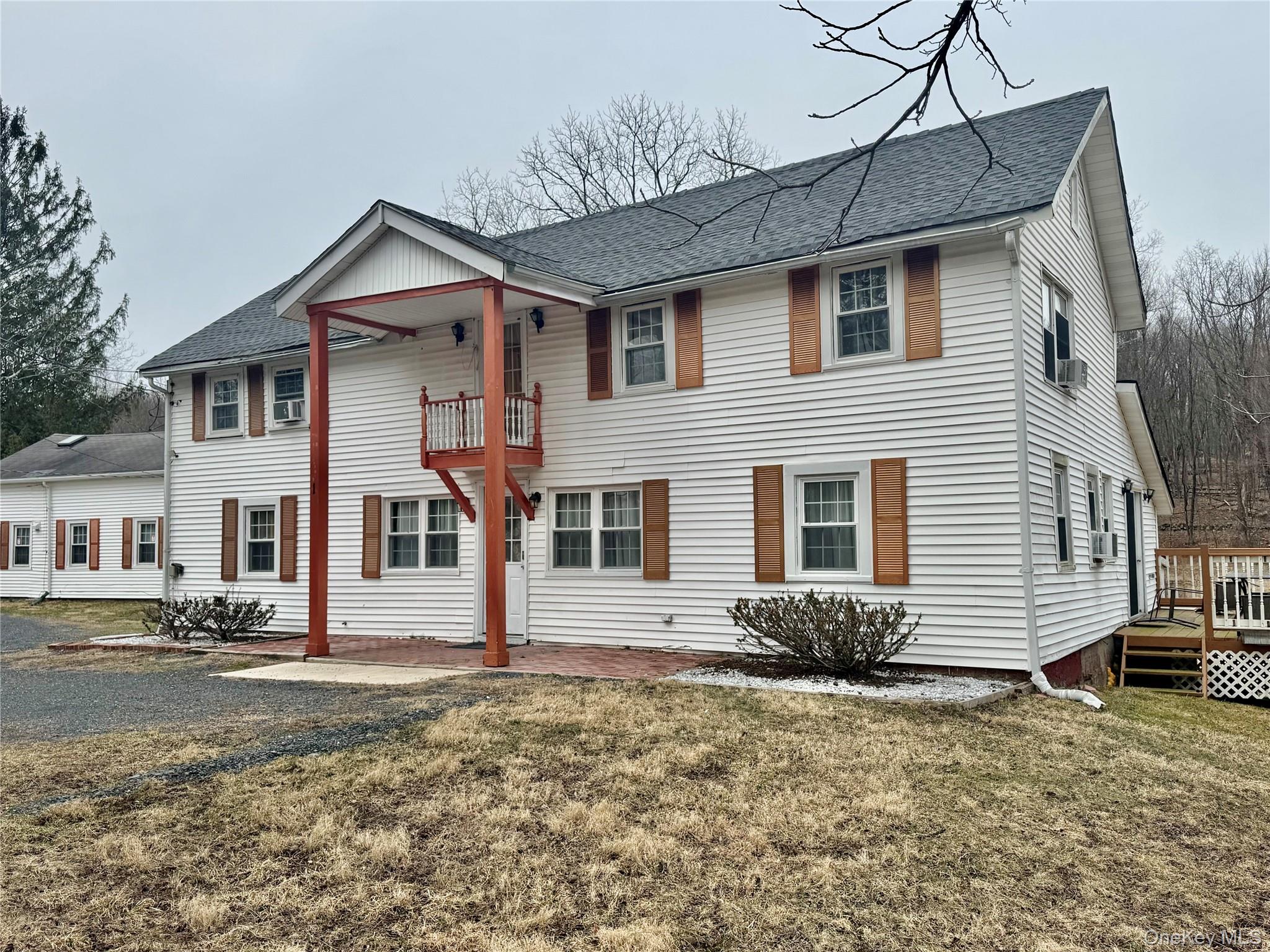 1 Royal Acres Drive — photo