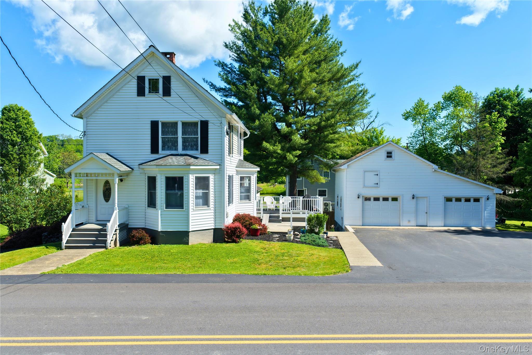 470 W Main Street — photo