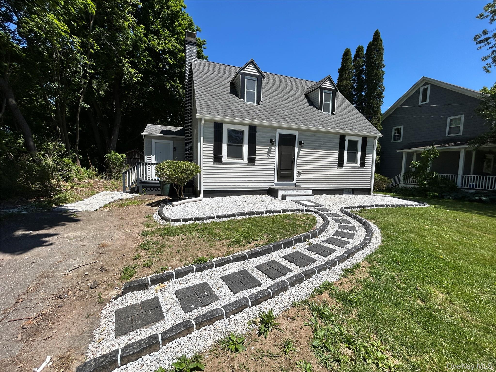 32 Reimer Avenue — photo