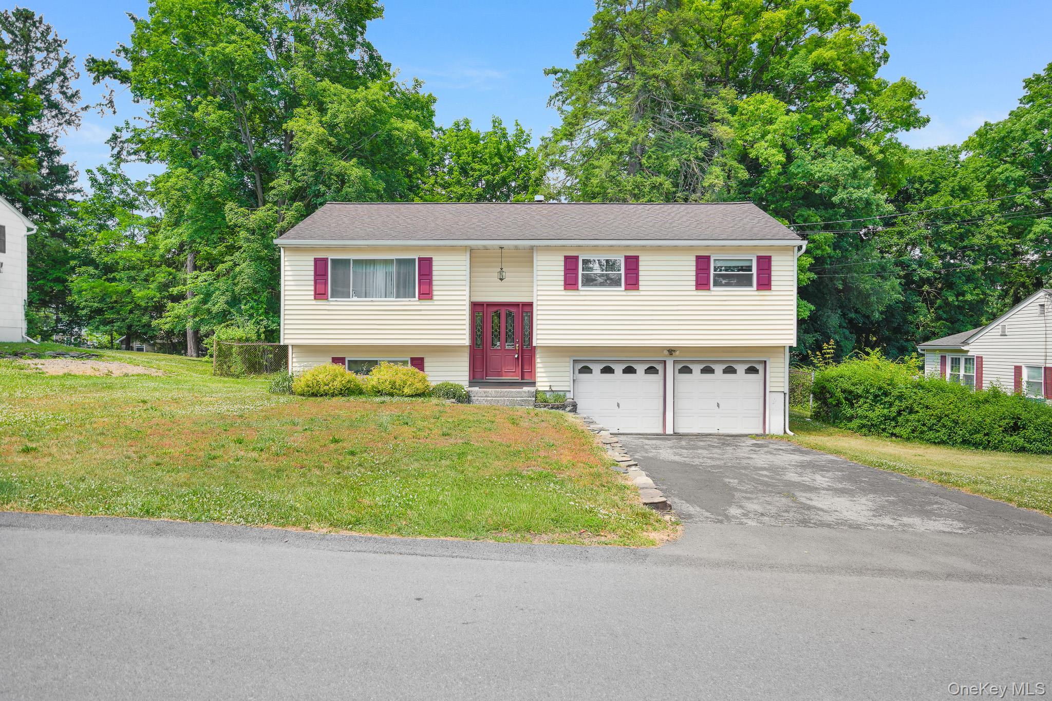 8 Ricky Lane, Poughkeepsie (Town), NY 12601