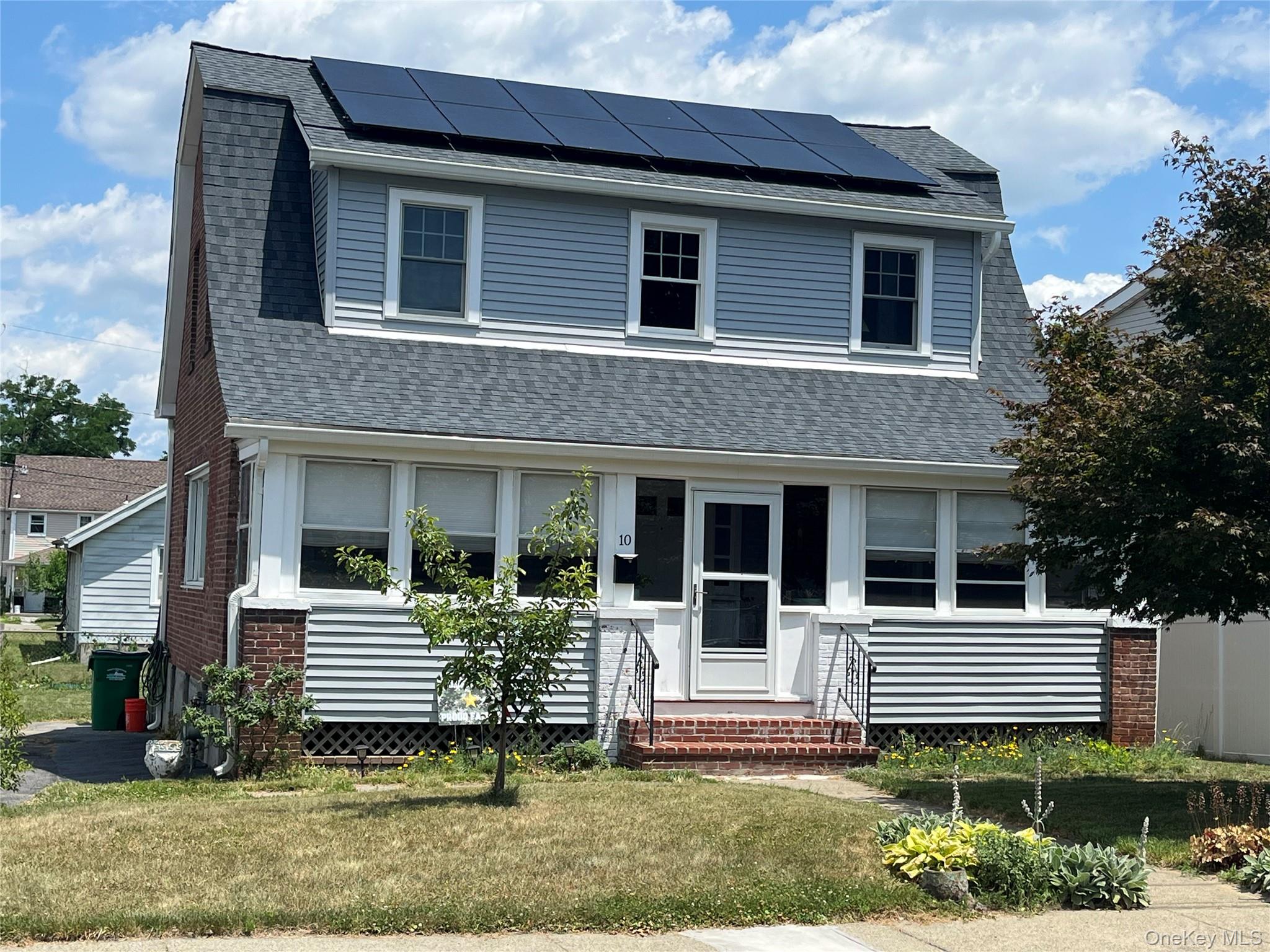10 Vine Street — photo