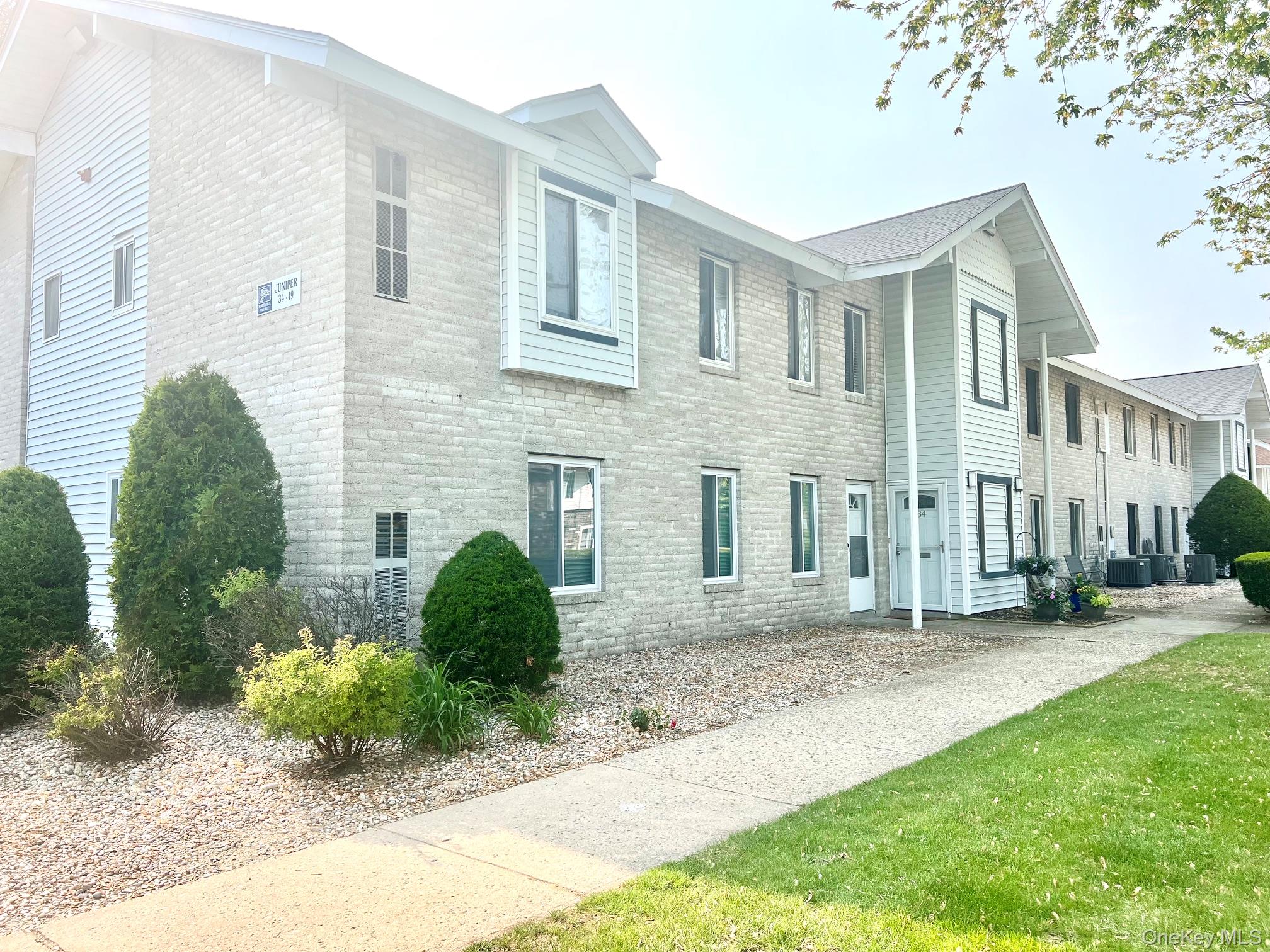 33 Juniper Court 33 — photo