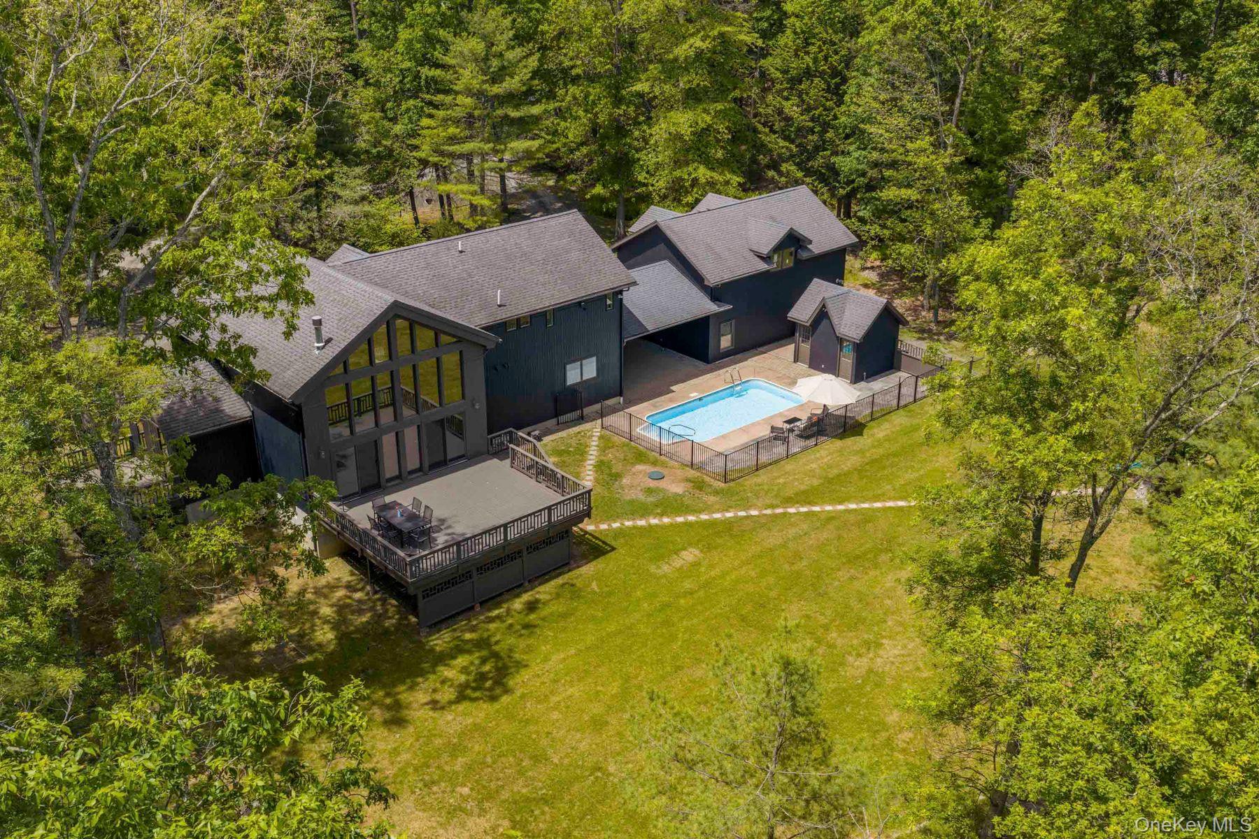 56 Lauren Court — photo