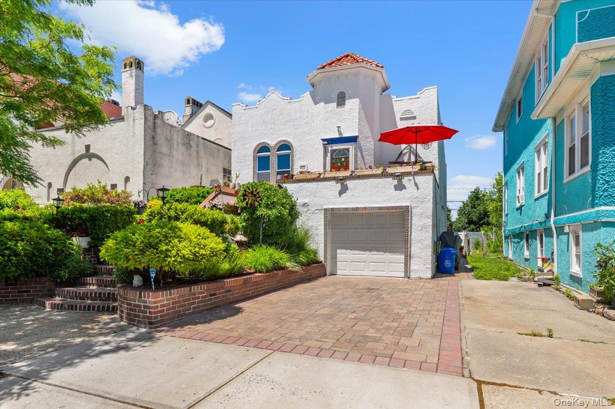 323 E Walnut Street — photo