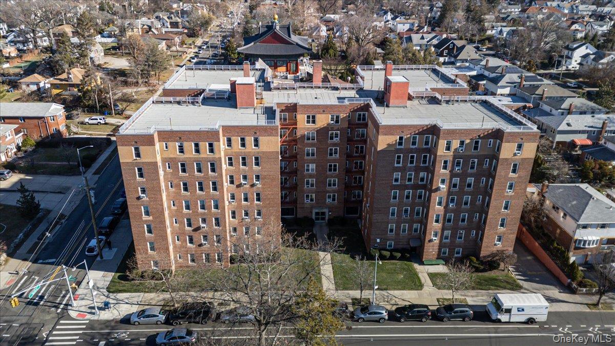 30-11 Parsons Boulevard 2T — photo