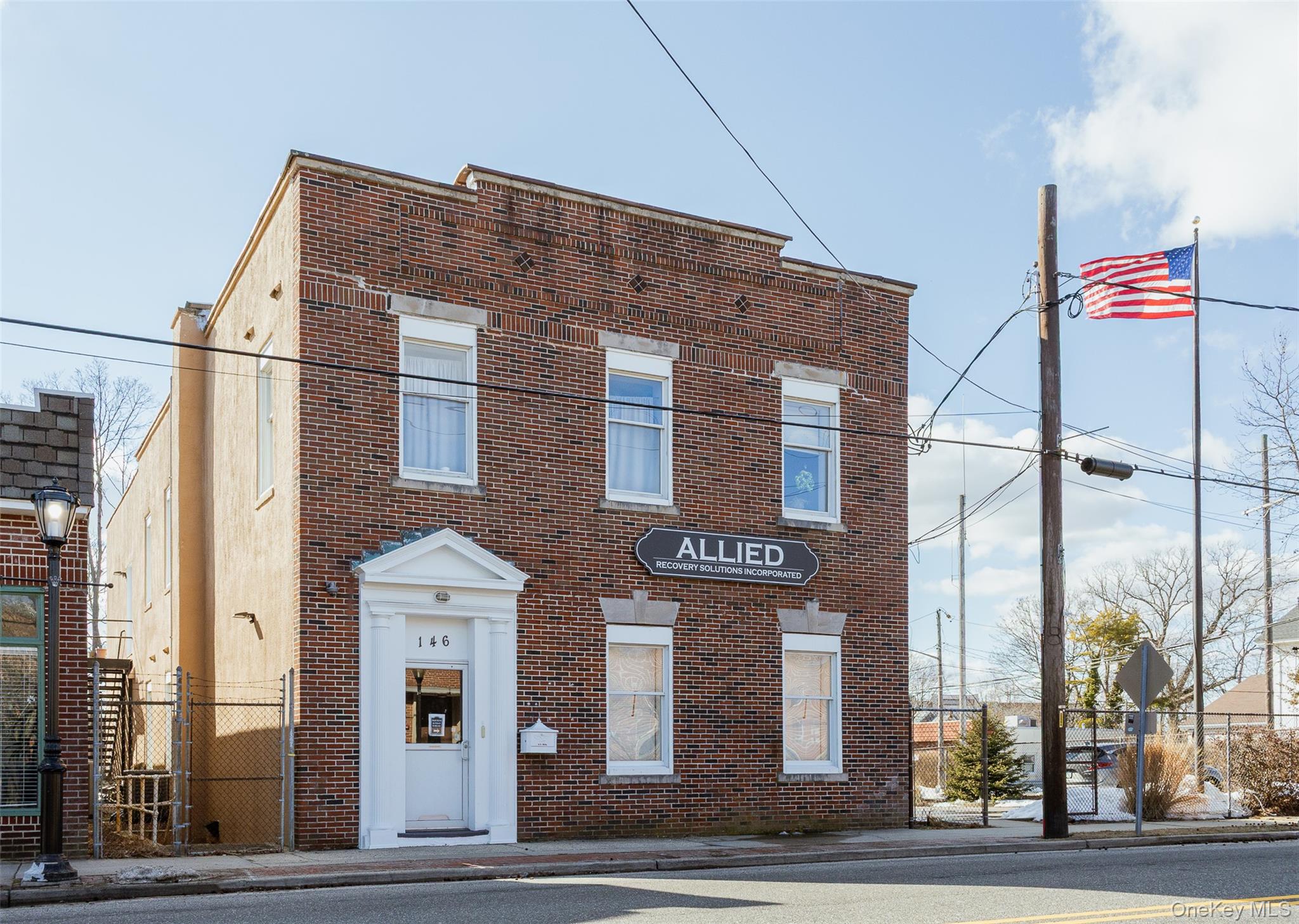 146 Railroad Avenue — photo