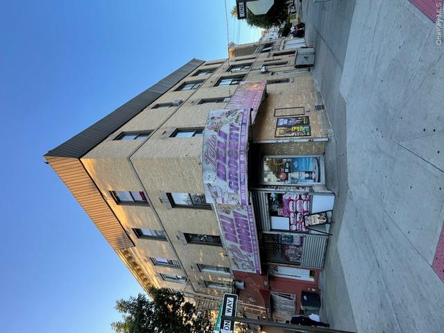 1700 Zerega Avenue — photo