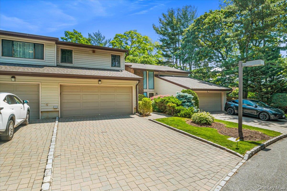 2 Maple Run Drive, Oyster Bay, NY 11753 — photo 2