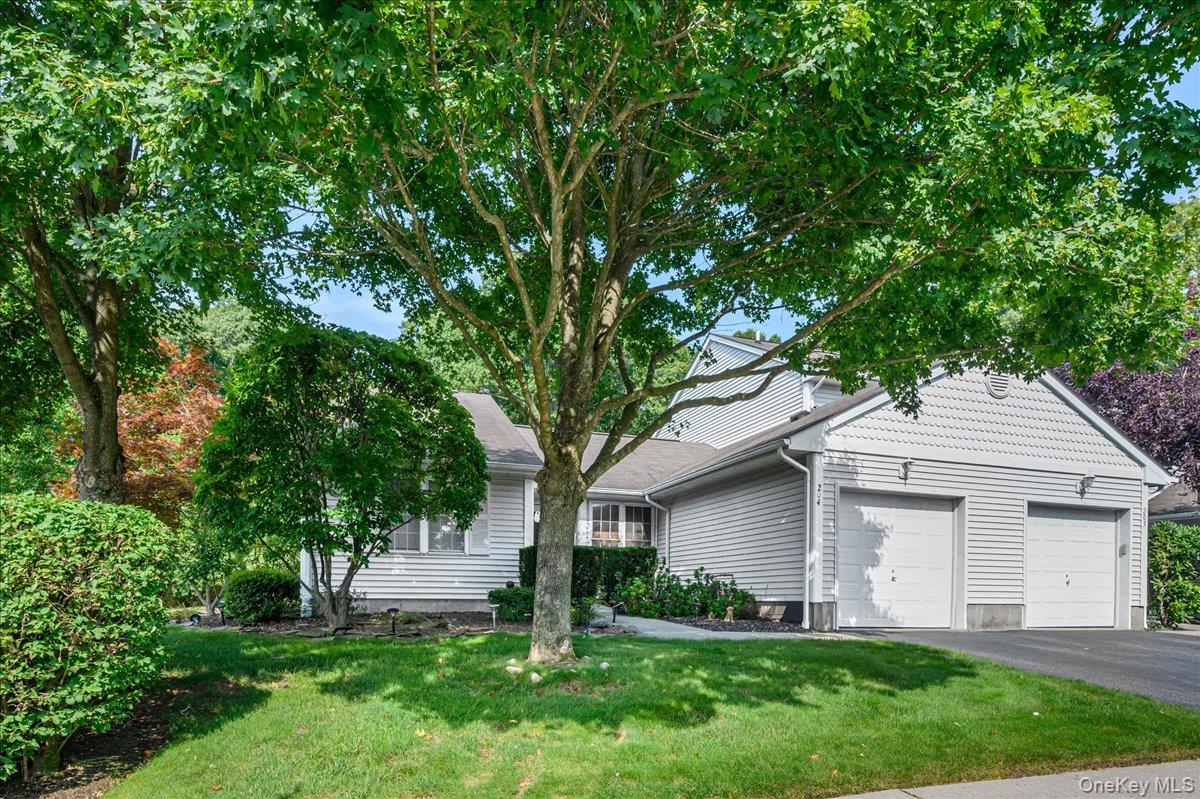 204 Mattituck Court — photo