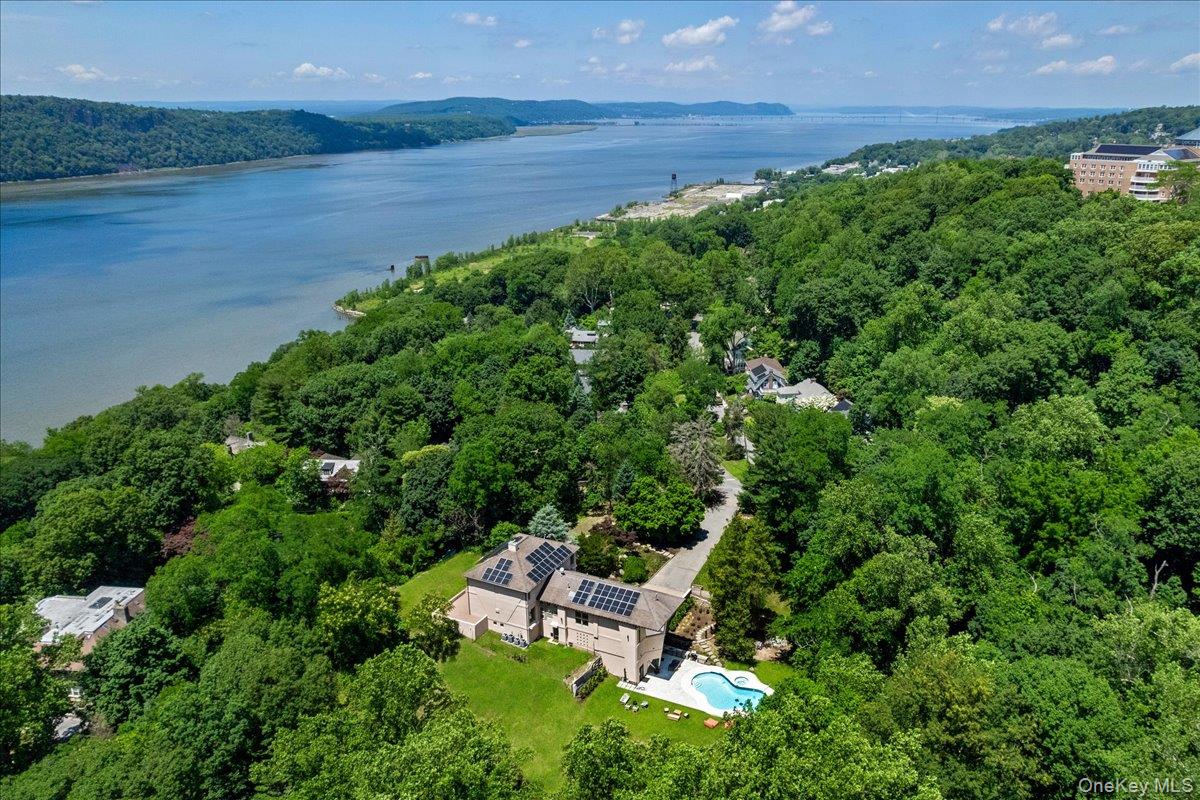 150 Pinecrest Drive — photo