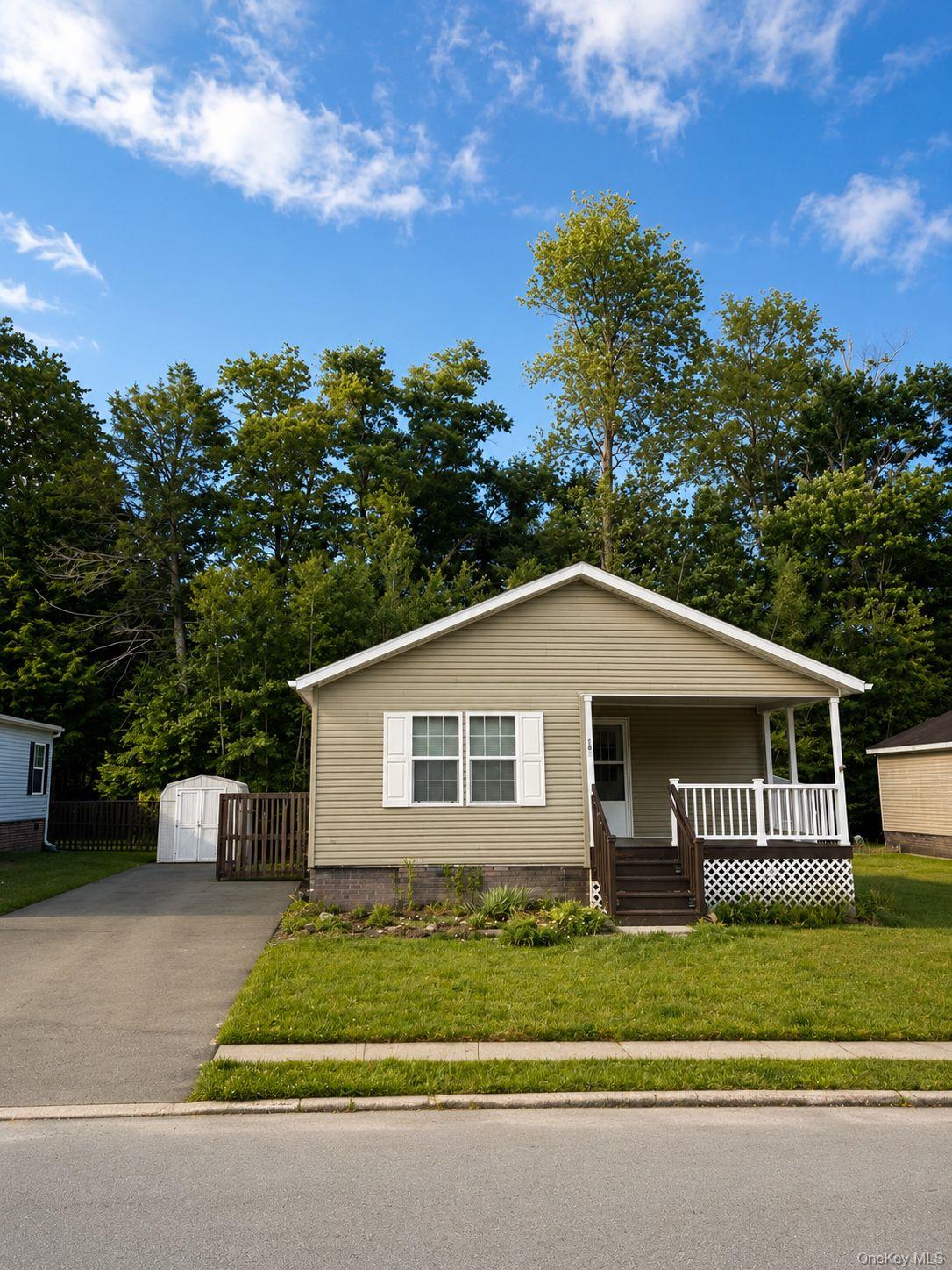18 Forsythia Drive — photo