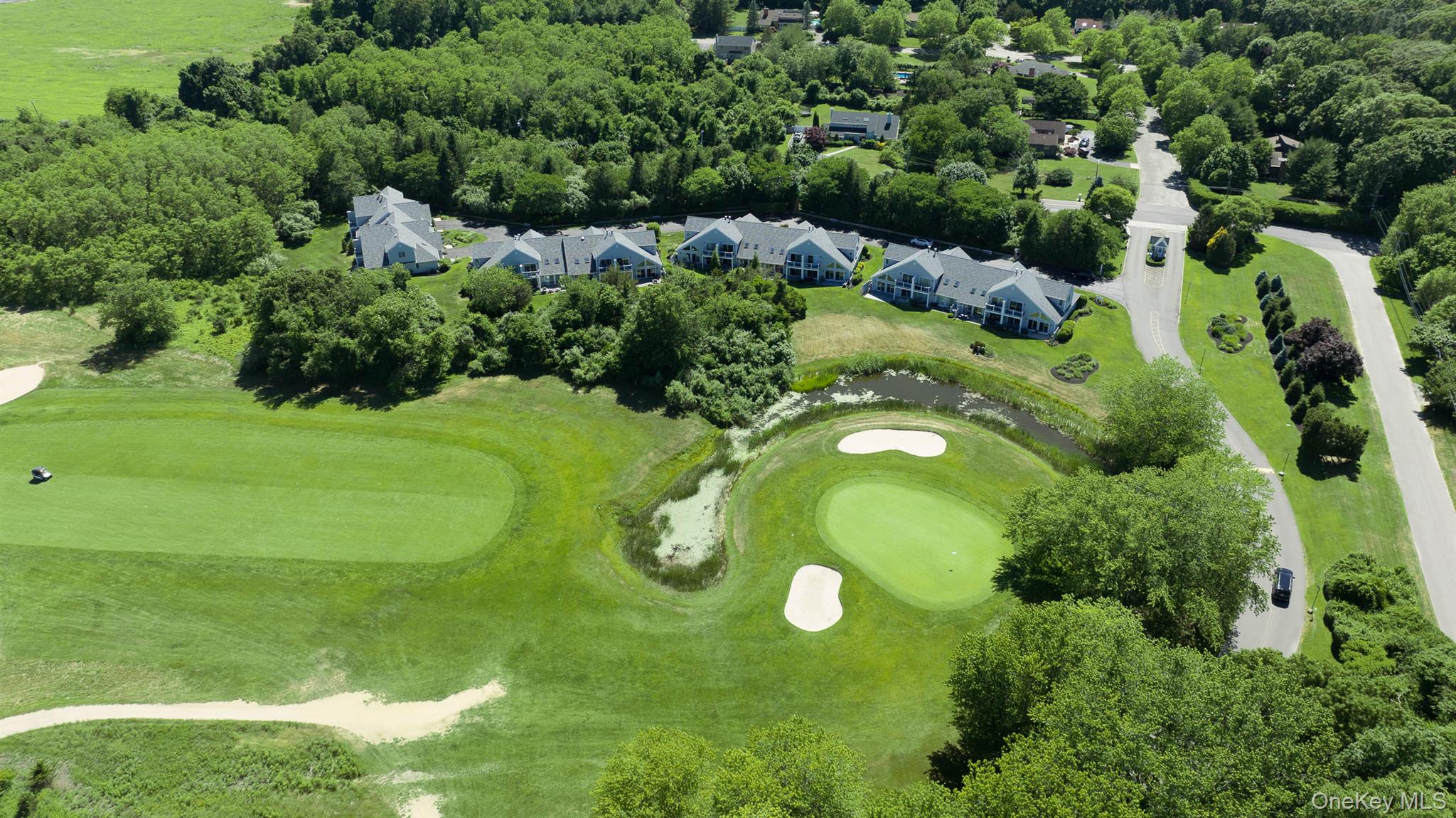 4004 The Fairway — photo