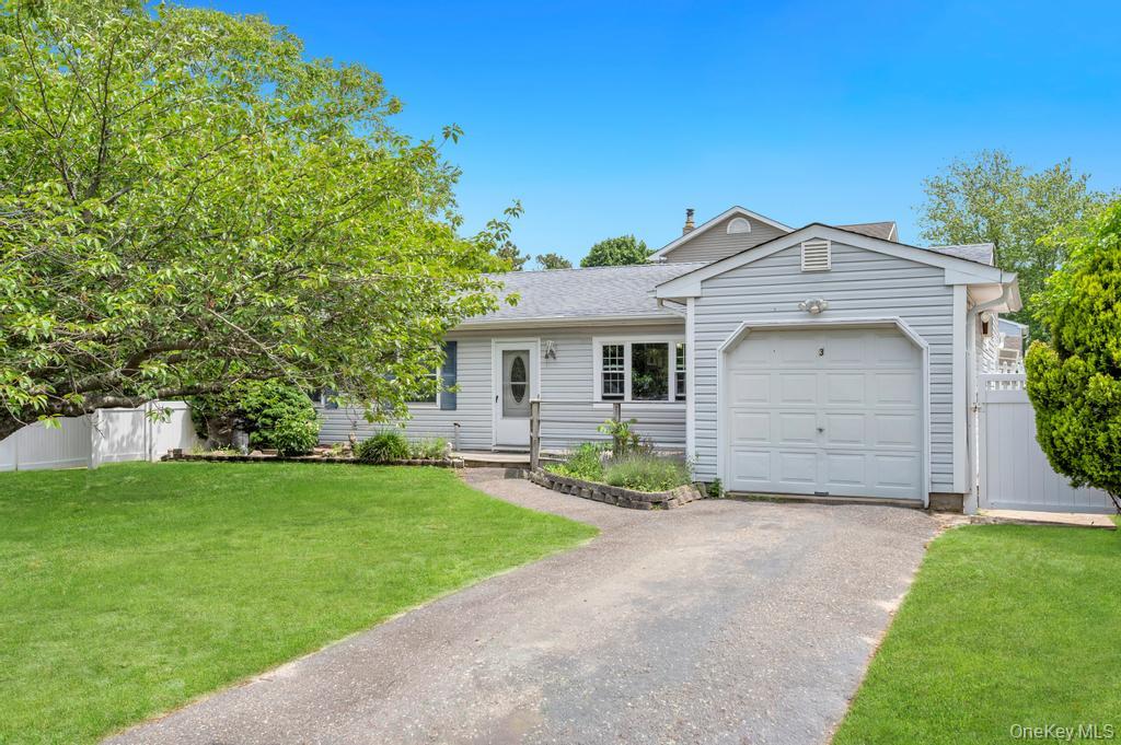 3 Megan Court — photo