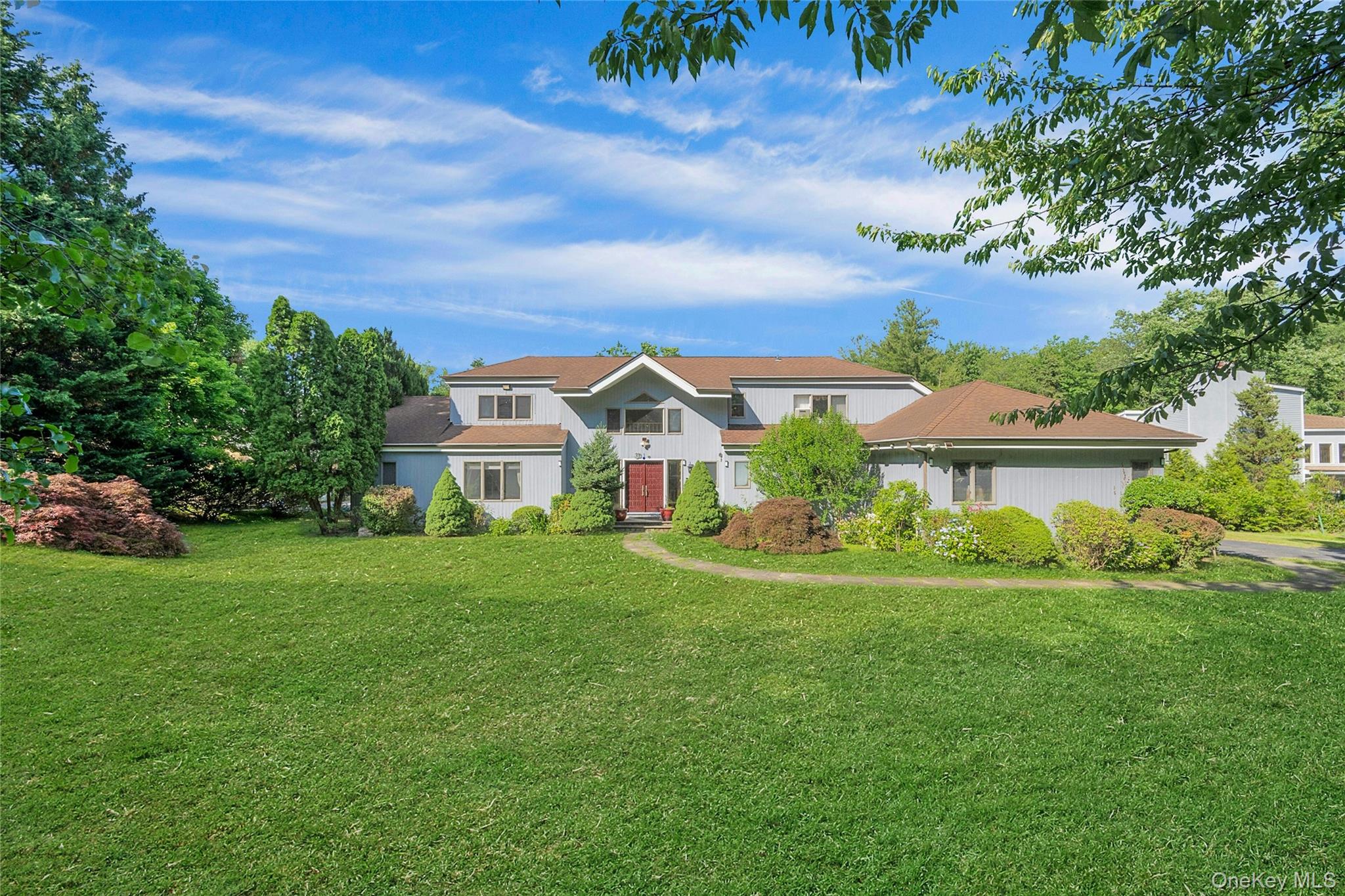 2 Meadowwood Lane — photo