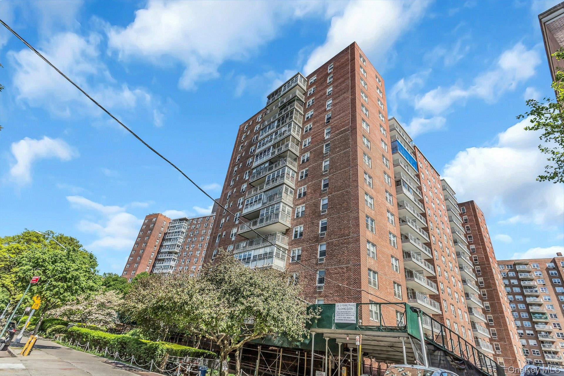 138-10 Franklin Avenue 9J — photo