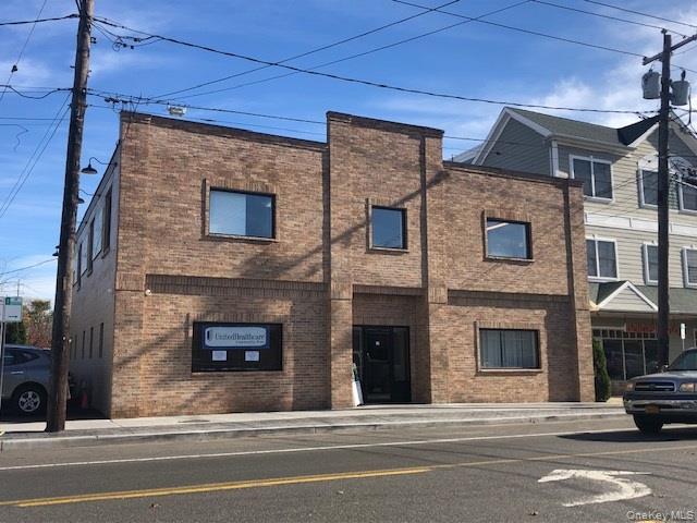 1732 Great Neck Road — photo