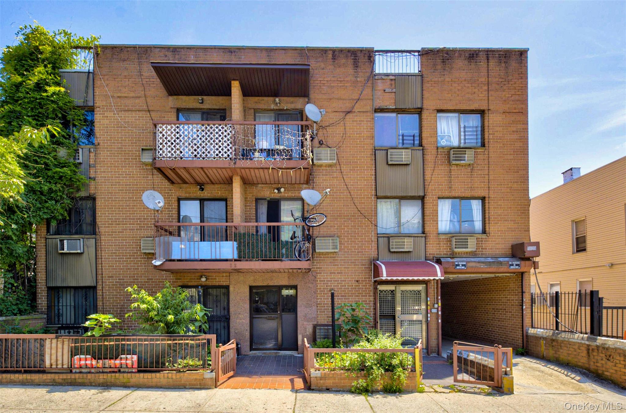 42-11 108 Street Unit 3D — photo
