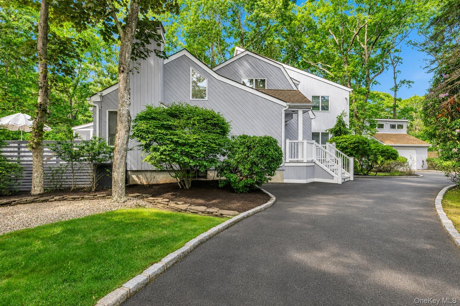 2 Strathmore Court, Southampton, NY 11960 — photo 2