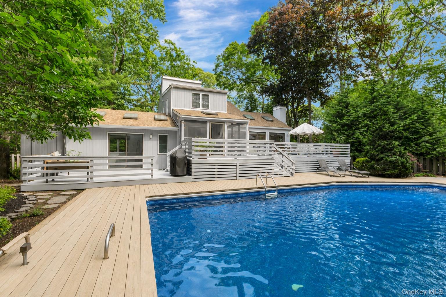 2 Strathmore Court, Southampton, NY 11960 — photo 3