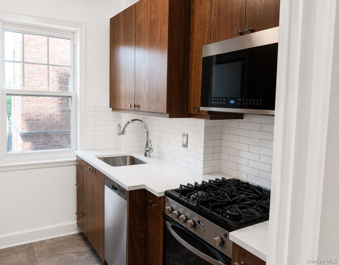 120 Cabrini 43 — photo