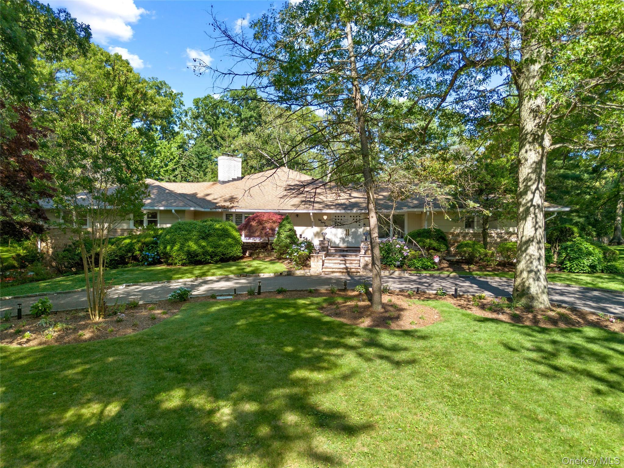 249 Glen Cove Road — photo