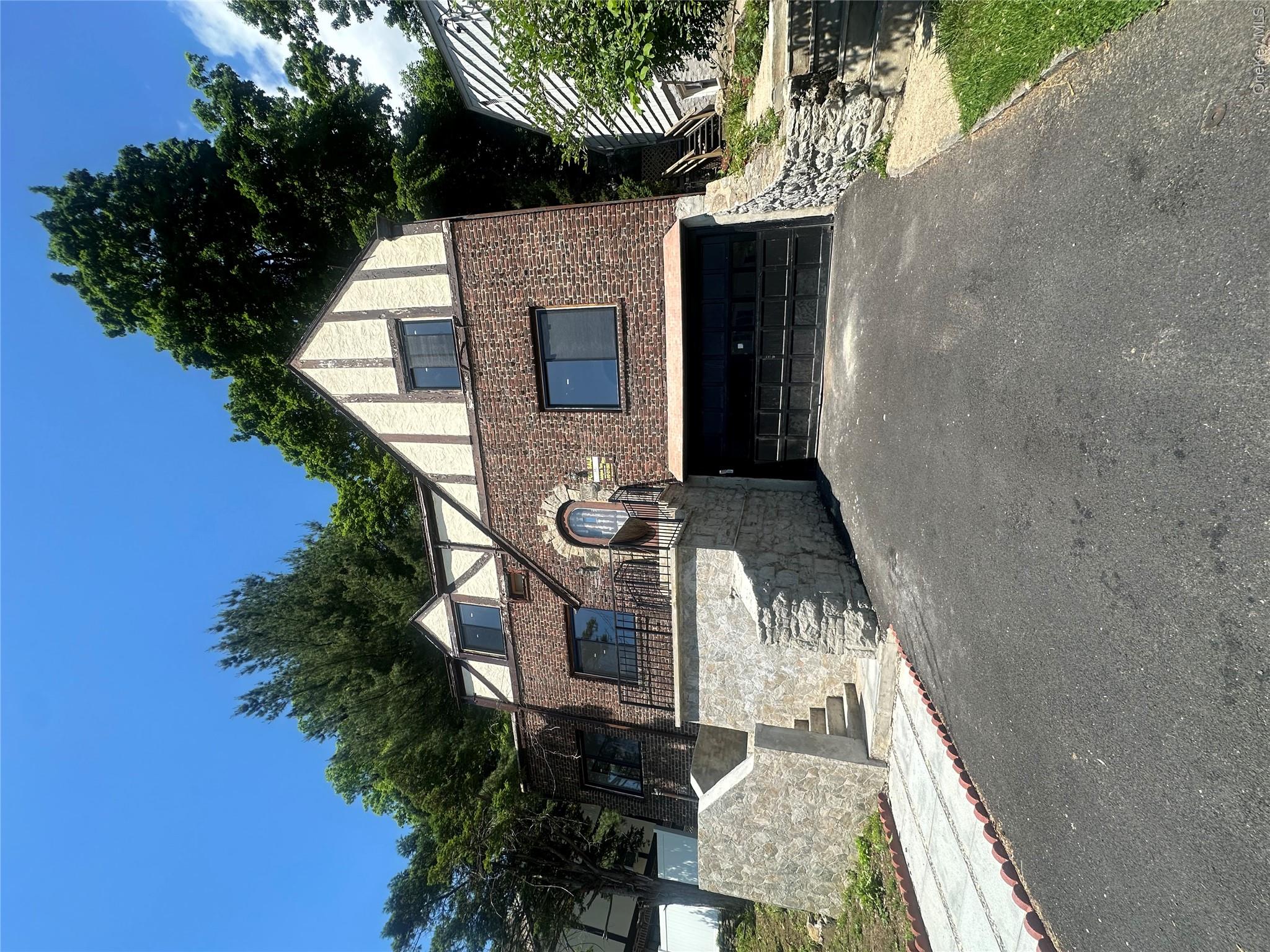 55 Brookdale Drive — photo
