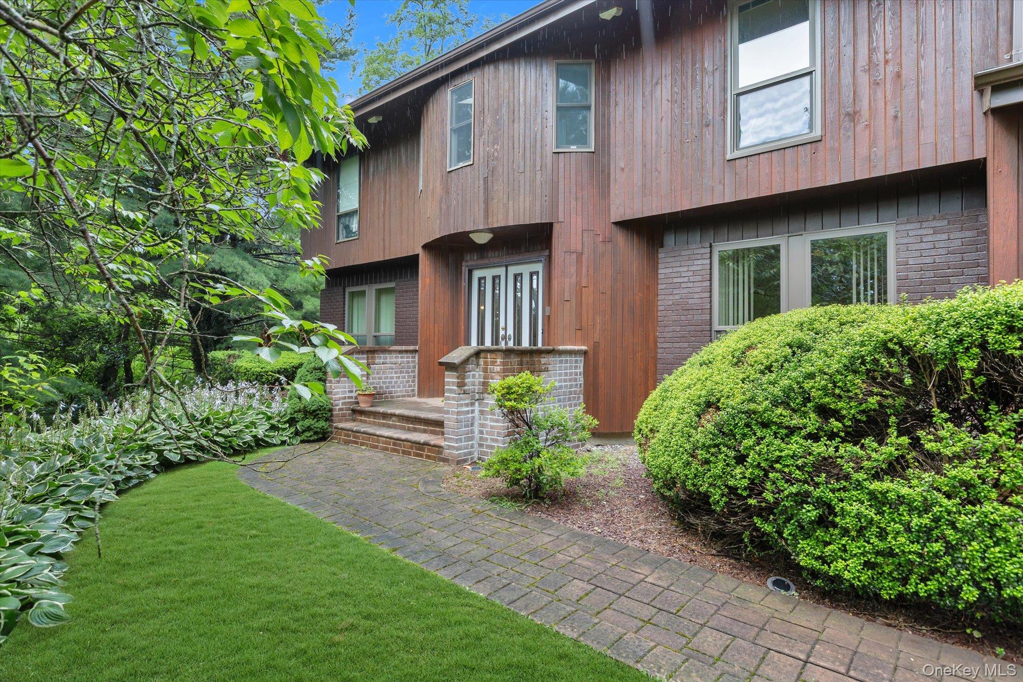 17 Calumet Drive — photo