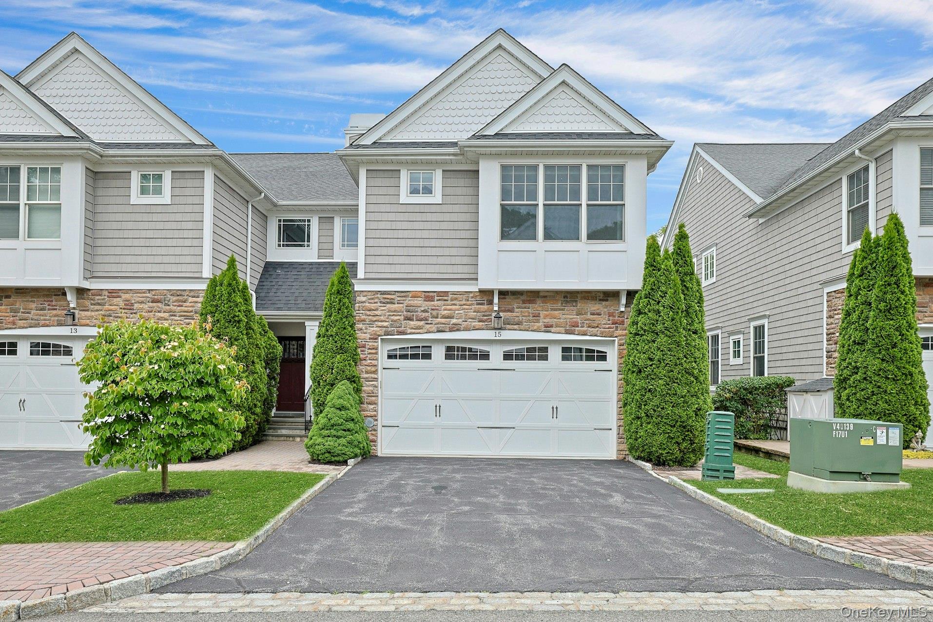 15 Hidden Ridge Court — photo