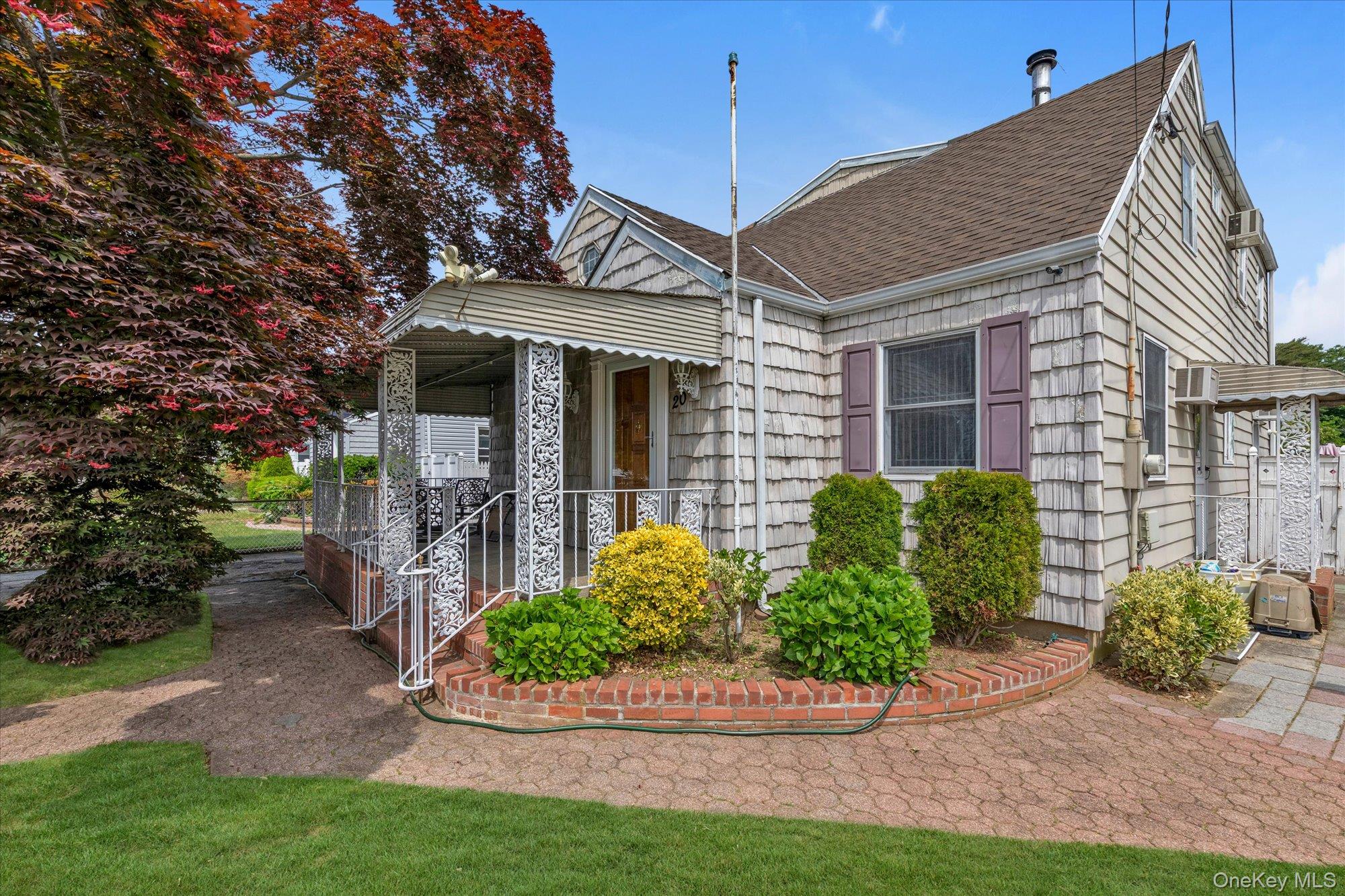 20 Francine Drive N — photo