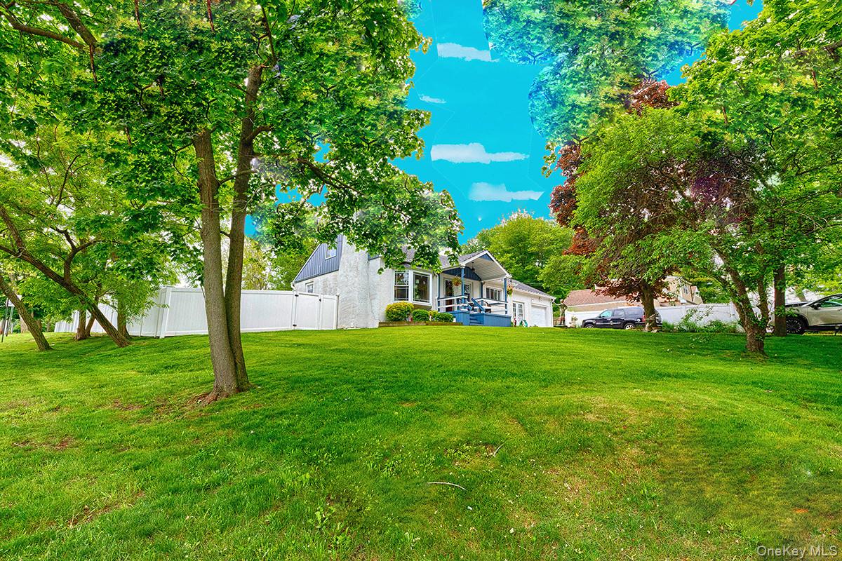 8 Van Cedar Street SE 8 — photo