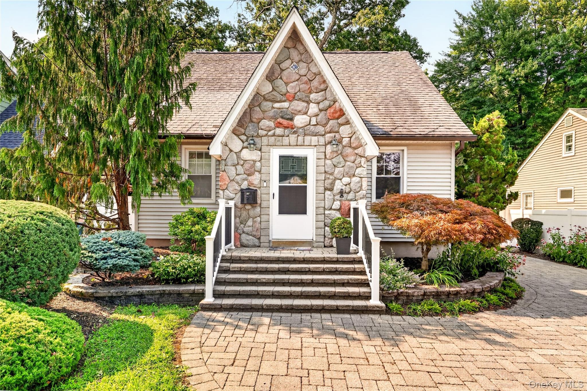 15 W Palisades Avenue — photo