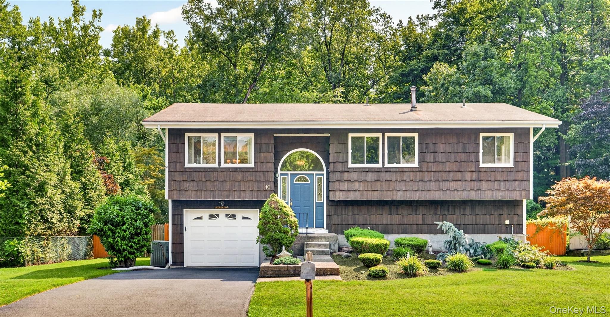 10 Lighthouse Court — photo