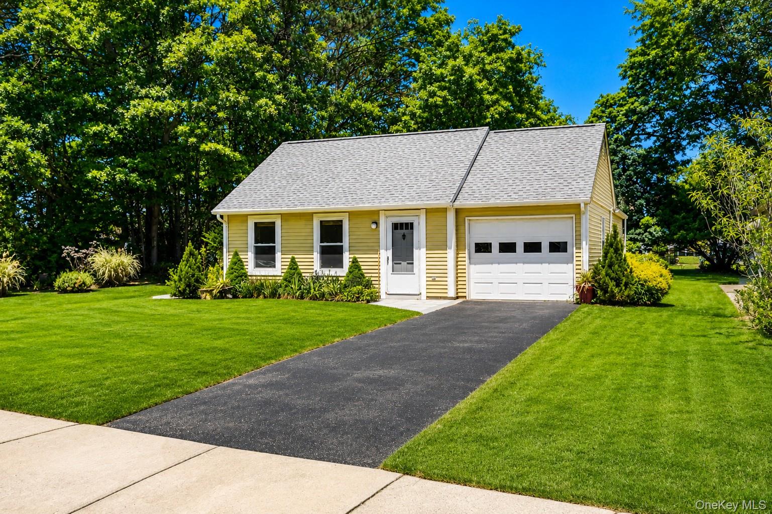 338 Edinburgh Drive, Brookhaven, NY 11961 — photo 2