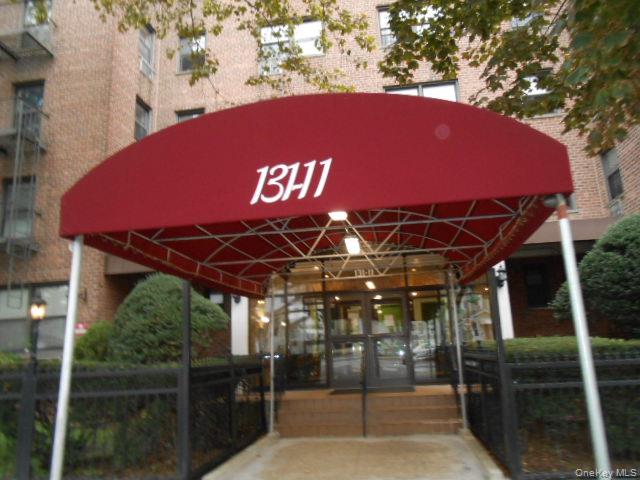 131-11 Kew Gardens Road 5B — photo