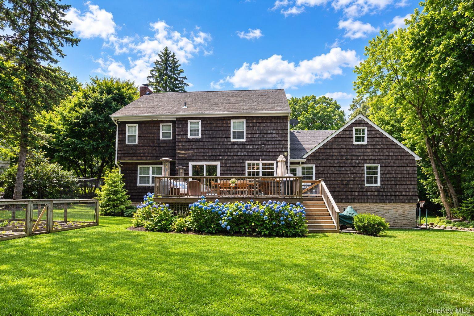 15 Laurel Hill Road — photo
