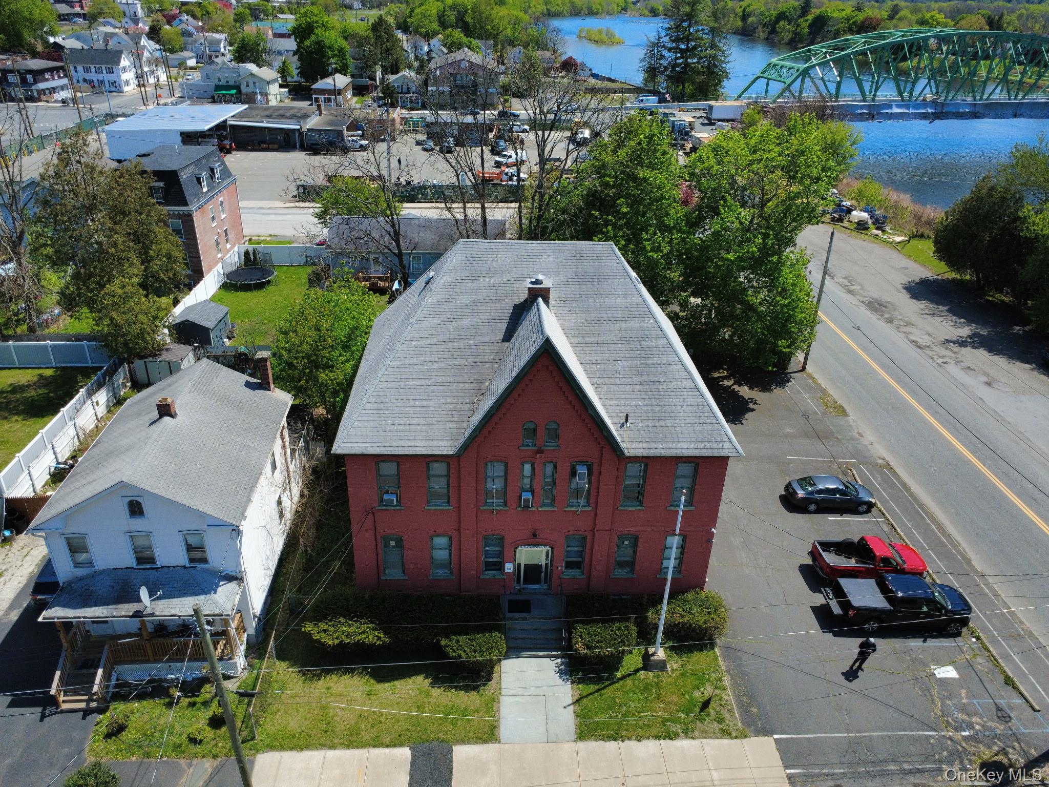 9 Thompson Street — photo