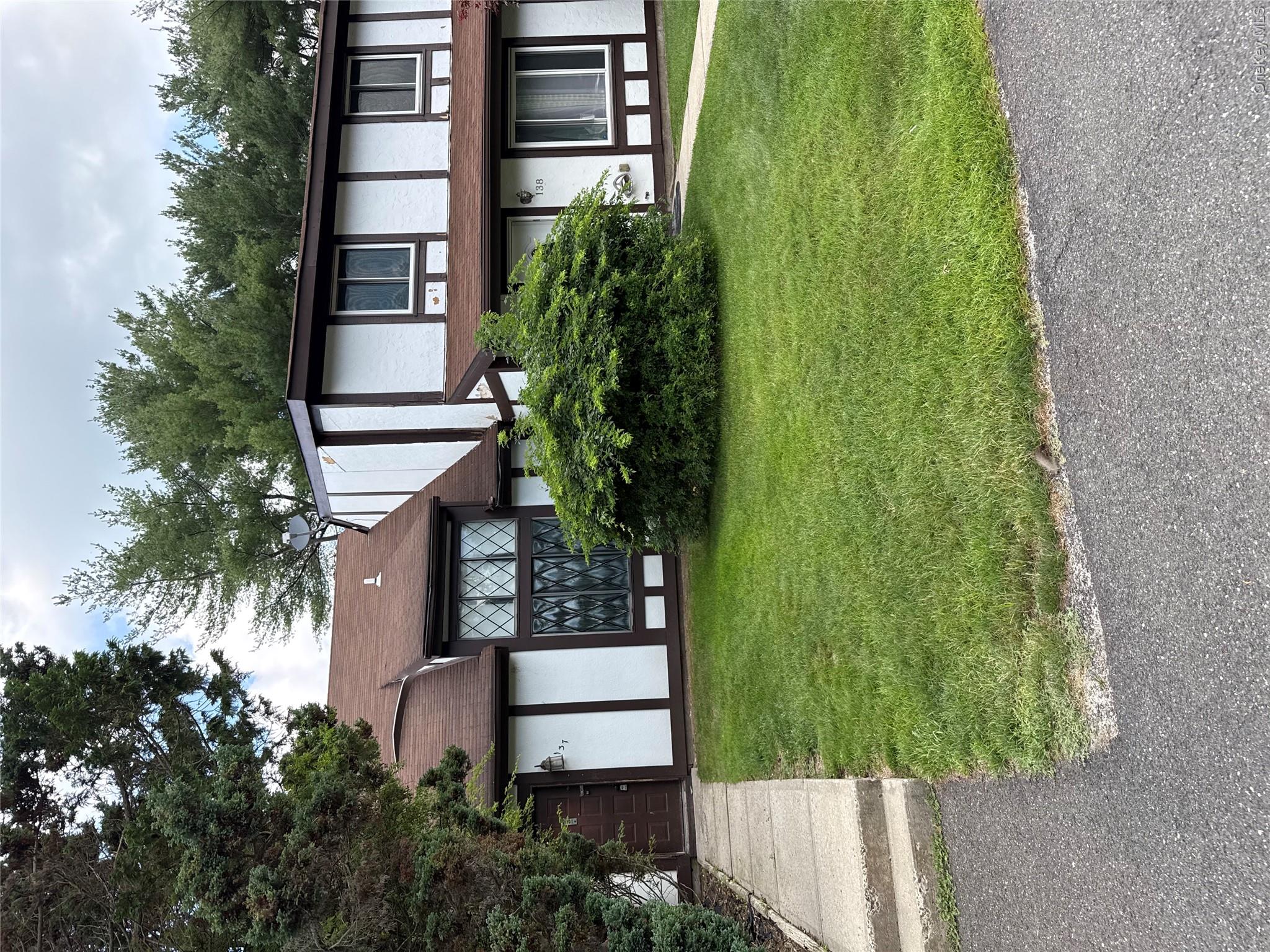 137 Fieldstone Court — photo