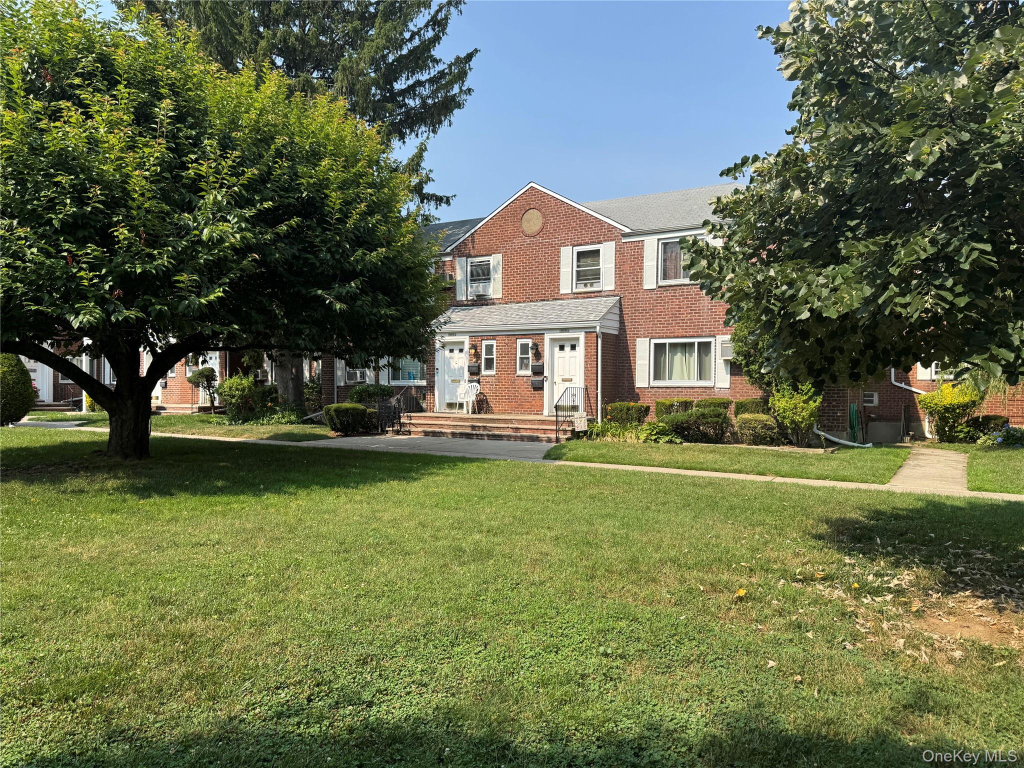 260-38 73 Avenue Unit B1 — photo