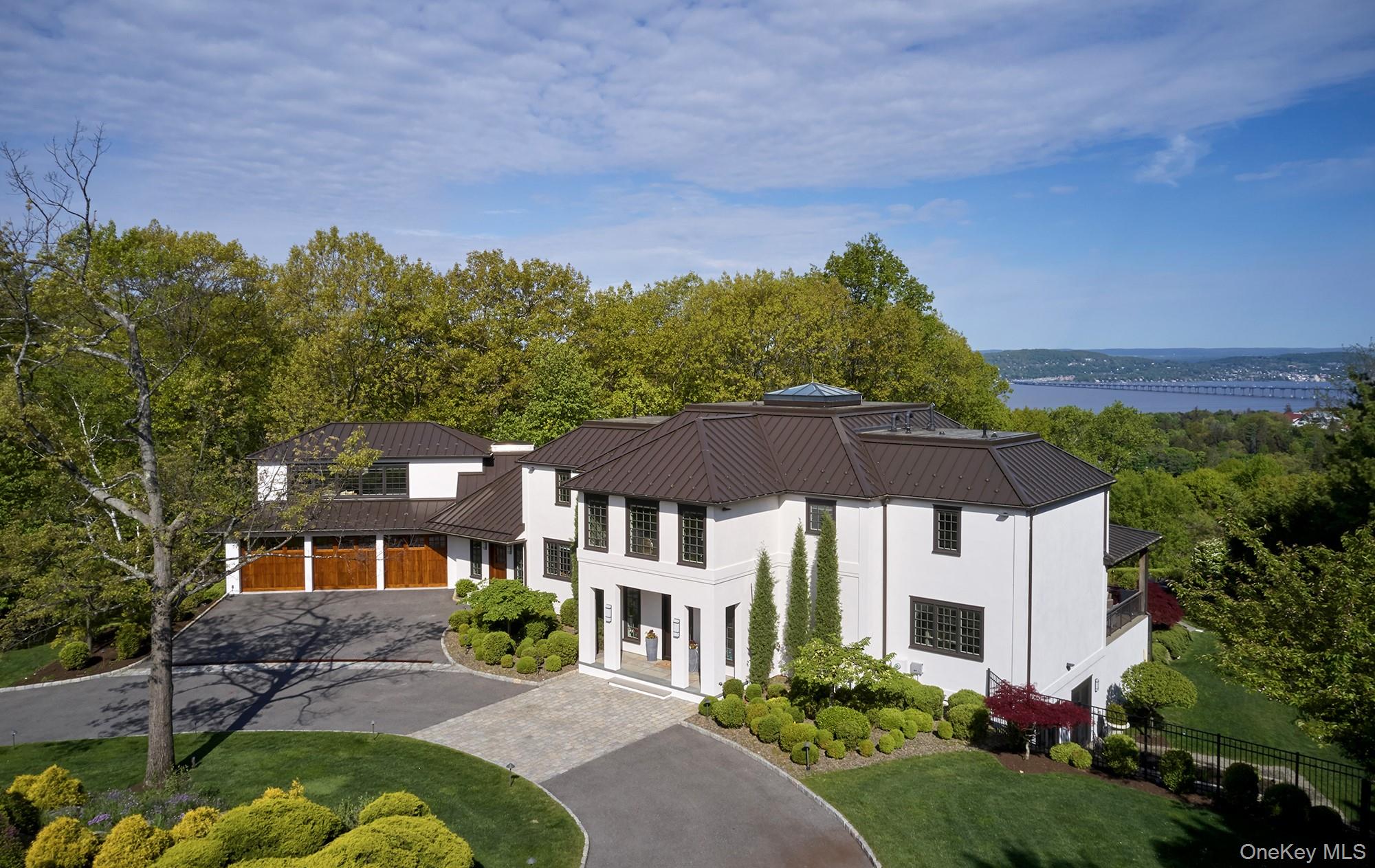 4 Riverview Court — photo