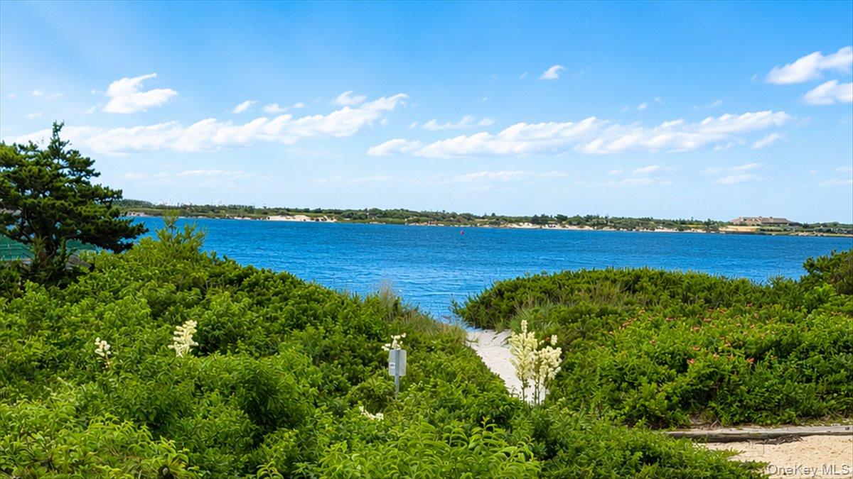 72 Circle Drive — photo