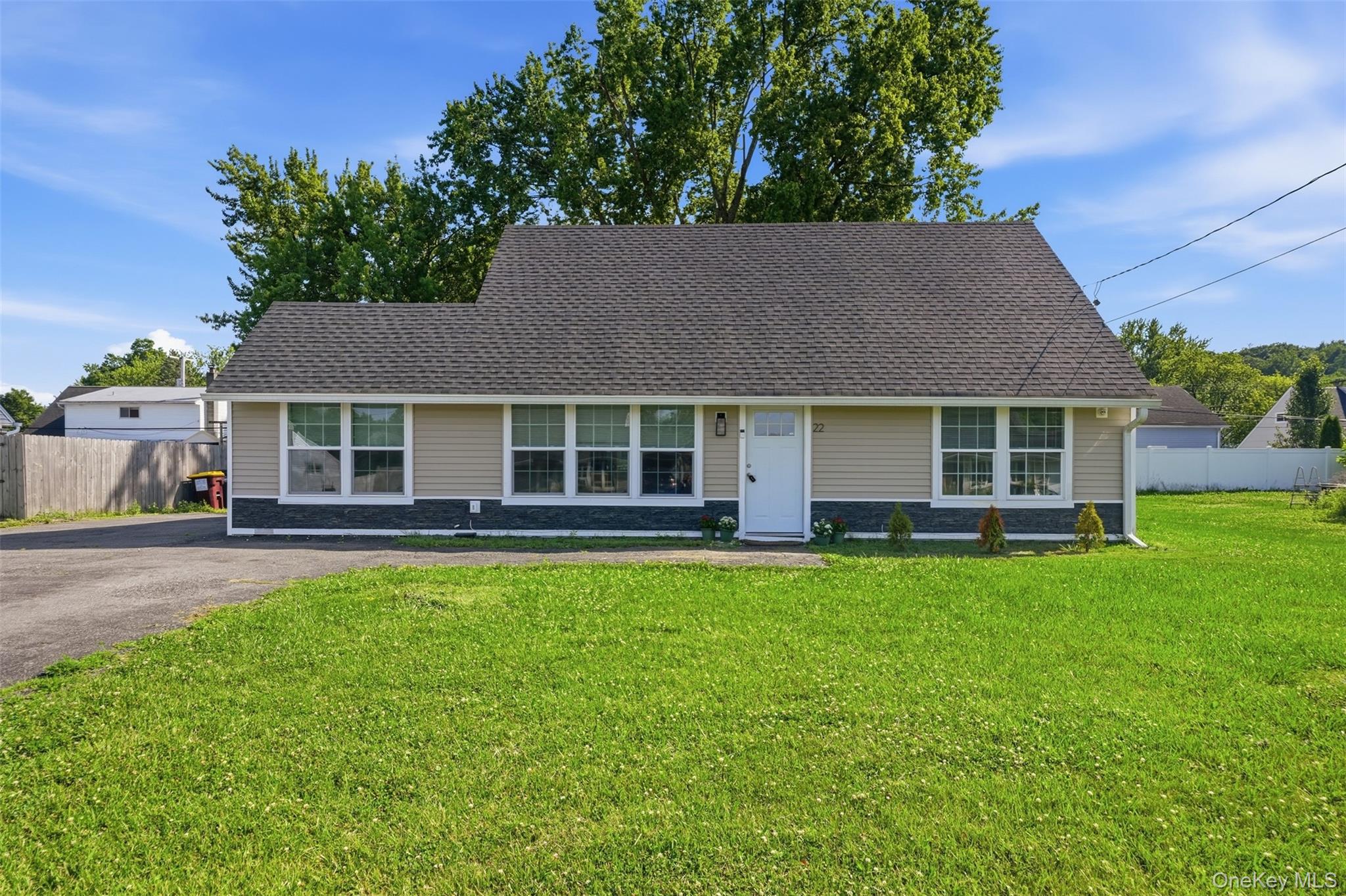 22 Jumping Brook Lane — photo
