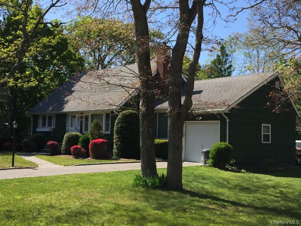 287 Amityville Street — photo