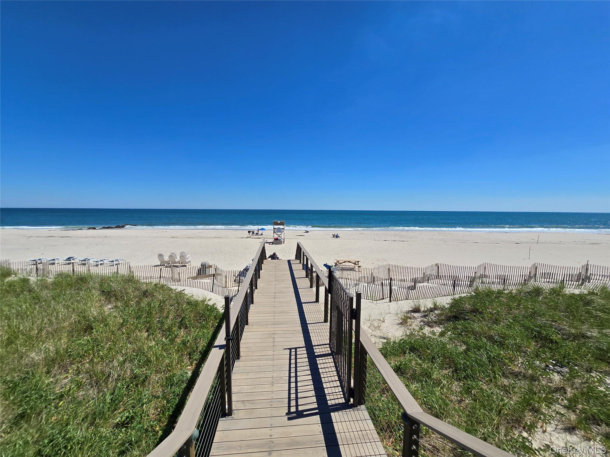 585 Dune Road L10 — photo