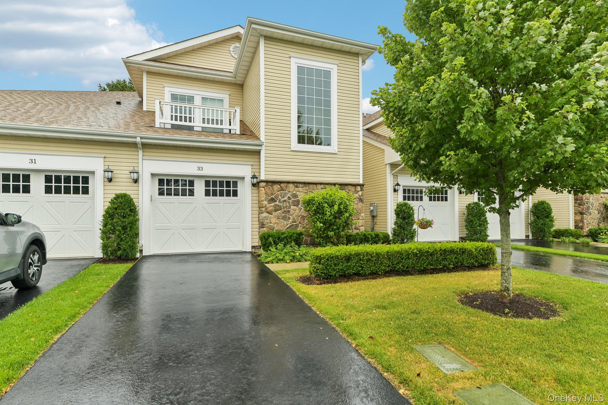 33 Greentree Court — photo