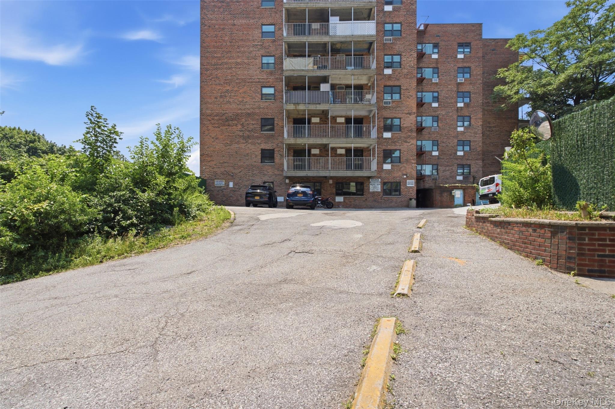 671 Bronx River Road 2N — photo